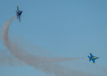 US fighter jets fly closest to Venezuelan airspace in Gulf mission