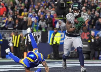 Seahawks stun Rams with comeback, OT win
