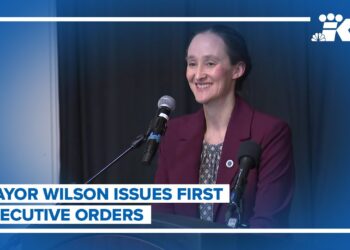 Seattle mayor points first government orders
