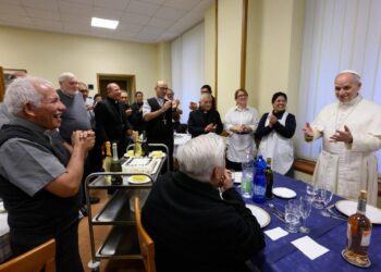 Pope holds shock lunch with Peruvian bishops