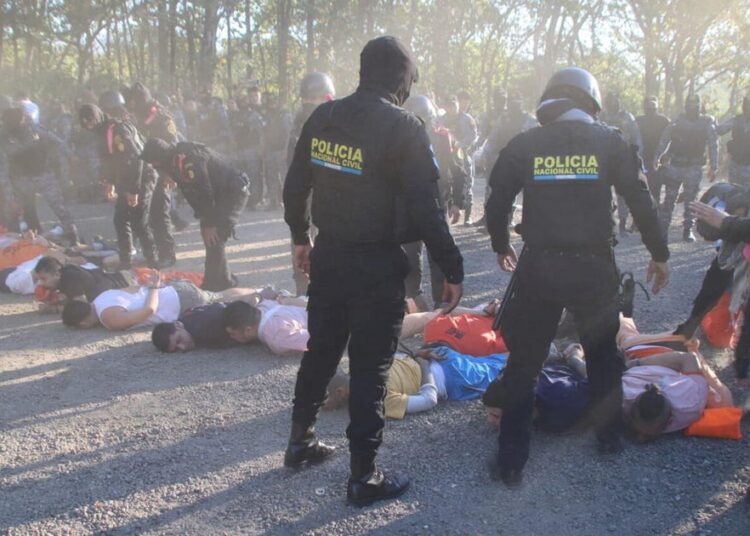 8 cops killed in assaults in Guatemala after jail crackdown on gangs