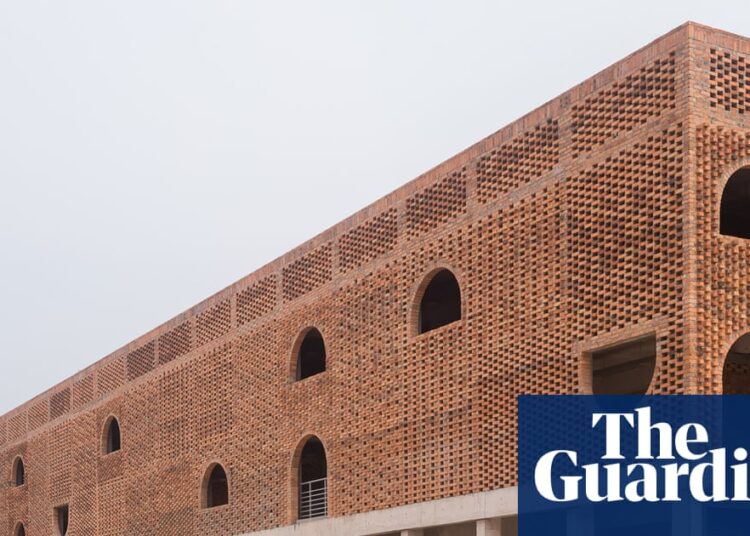 Historic market in Kinshasa able to reopen to one million buyers a day after five-year makeover | World growth