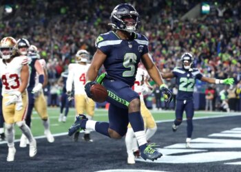 Seahawks beat 49ers 41-6, advance to NFC Championship recreation