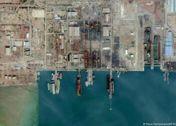 1 killed after explosion hit Bandar Abbas Port