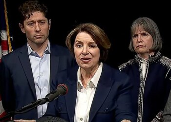 Minneapolis mayor, Klobuchar demand ICE exit state after one other deadly taking pictures