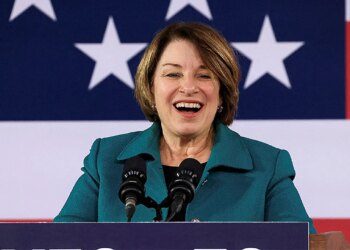 Sen Amy Klobuchar enters 2026 Minnesota governor race after Walz drops out Sen Amy Klobuchar enters 2026 Minnesota governor race after Walz drops out