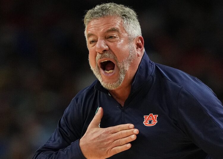 Bruce Pearl slams anti-Israel school protesters going silent on Iran