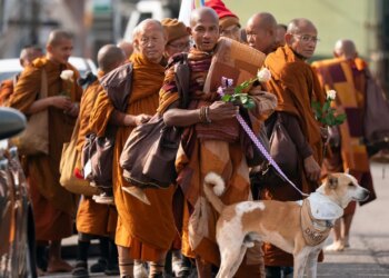 Buddhist monks stroll from Fort Price to Washington D.C. for peace and unity