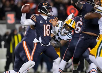 Chicago Bears beat Inexperienced Bay Packers 31-27 in playoff comeback victory