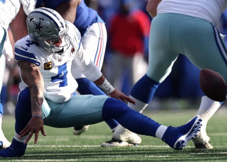 Cowboys endure consecutive shedding seasons, as Dak Prescott is benched and defender is ejected in lopsided loss