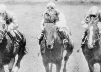 First feminine Kentucky Derby jockey Diane Crump dies at 77