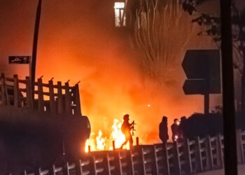 Iran protests: Loss of life toll grows as web blackout continues