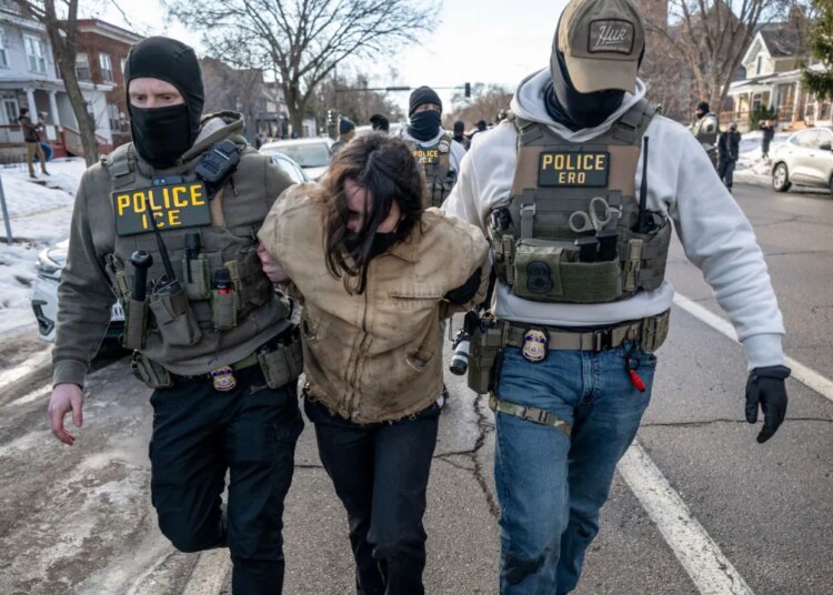 Conservatives threaten LinkedIn boycott after submit removing