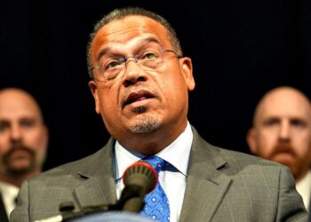 Trump admin barred from ‘destroying or altering’ Alex Pretti taking pictures proof