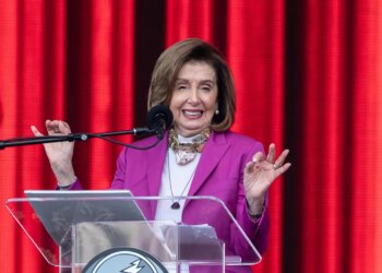 Nancy Pelosi accused of weird habits at Bob Weir tribute occasion