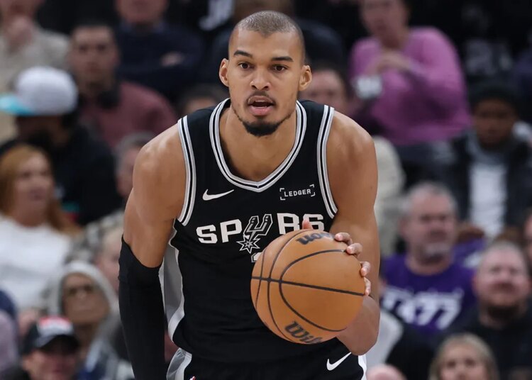 Victor Wembanyama speaks out after Minnesota taking pictures