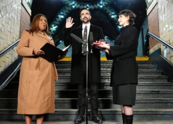 Zohran Mamdani sworn in as NYC mayor in midnight ceremony at Previous Metropolis Corridor Zohran Mamdani sworn in as NYC mayor in midnight ceremony at Previous Metropolis Corridor