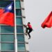 American rock climber ascends Taipei 101 with none ropes