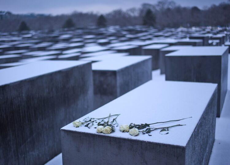 Occasions throughout Europe mark Holocaust Remembrance Day Occasions throughout Europe mark Holocaust Remembrance Day