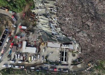 Mound of rubbish collapses at Philippine landfill, burying 38 folks and killing 1
