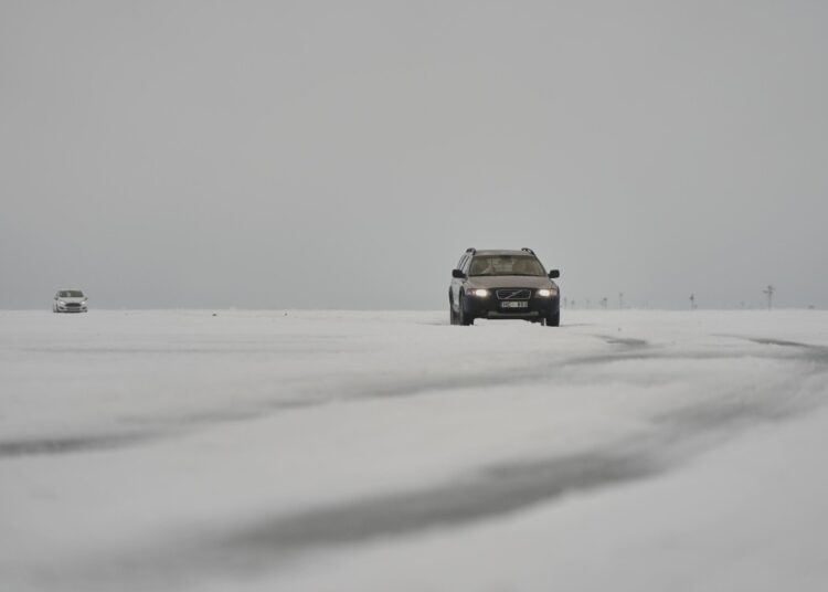 In Frigid Estonia, an ‘Ice Highway’ Opens Over the Sea In Frigid Estonia, an ‘Ice Highway’ Opens Over the Sea