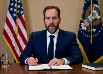 1 MIN AGO: Trump DEFIES Impeachment Verdict — Congress Orders Navy to ESCORT Him Out!