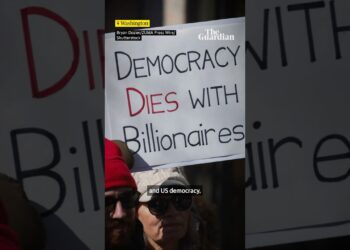 Jeff Bezos gutting the Washington Submit is a risk to US democracy beneath Trump