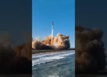 Elon musk in SpaceX. #elonmusk #billionairelifestyle #billinaire #spacexfalcon9