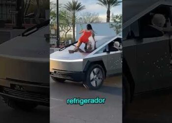 Lo que está haciendo este hombre puede ser demandado por Elon Musk