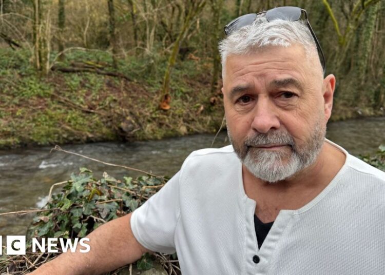 Flood-prone Ynysybwl houses to be purchased and bulldozed by council – BBC