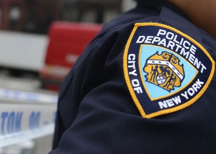 NYPD officers attacked with snowballs by giant disorderly crowd, officers say