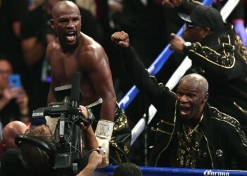 Floyd Mayweather proclaims boxing comeback after retiring 9 years in the past Floyd Mayweather proclaims boxing comeback after retiring 9 years in the past