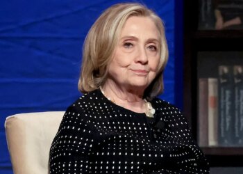 Hillary Clinton confronts Czech Deputy Prime Minister over Trump insurance policies