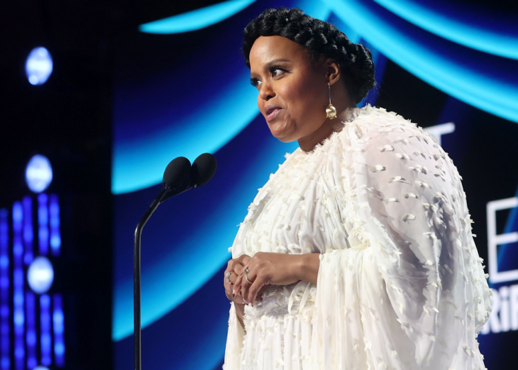 Natasha Rothwell goes off-script condemns ICE at Spirit Awards