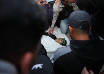 Gaza hospital criticizes Docs With out Borders’ withdrawal over armed males