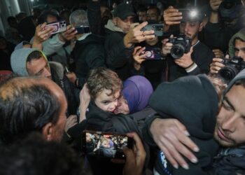 Rafah crossing reopens for just a few Palestinians to journey between Gaza and Egypt Rafah crossing reopens for just a few Palestinians to journey between Gaza and Egypt