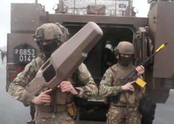 5 European nations pledge to make low-cost drone defenses