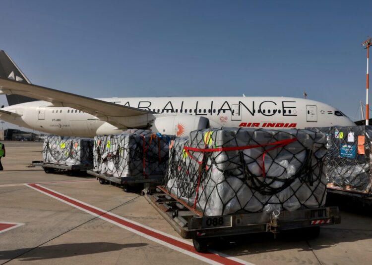 Assault on Iran disrupts Center East air journey