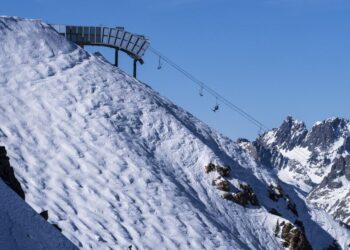 Skier dies on skilled run at Mammoth — as horrified witnesses watch from chair elevate