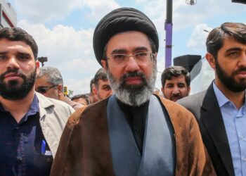 Strait of Hormuz should stay closed