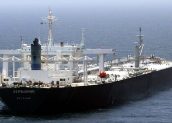 U.S. permits short-term purchases of Russian oil already at sea to stabilize vitality markets