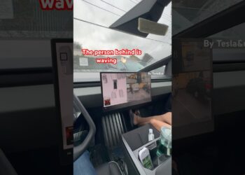 FSD is having laborious time in tight parking heaps #tesla #fsd #selfdrive #cybertruck