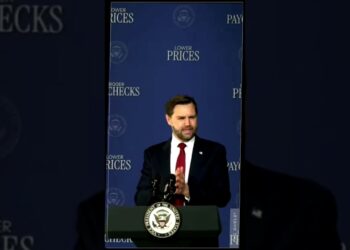 JD Vance TORCHES Democrats: “They Struggle for Illegals, Not You!” Crowd Reacts