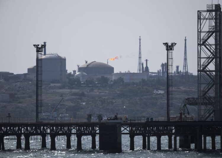 Oil Market Set for Tumultuous Week as Kharg Assault Raises Stakes