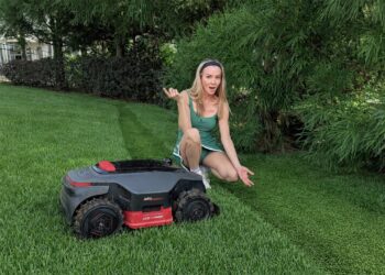 The Tesla of Robotic Garden Mowers – MOVA LiDAX Extremely AWD