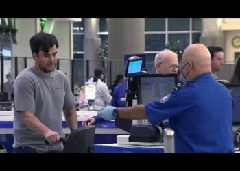 Presidente Trump ordena pagar a los agente de TSA