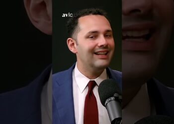 Alcalde Bryan Calvo elimina impuestos a mayores en Hialeah