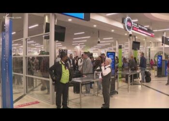 TSA brokers might obtain their paychecks as early as Monday, Trump orders DHS to pay them