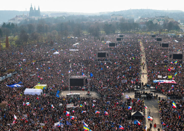 Tens of 1000’s of individuals in Prague protest in opposition to new authorities of Czech prime minister Babiš