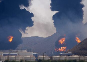 Photographs: Hearth at Key UAE Oil Hub Day After US Assault on Iran Oil Depot Photographs: Hearth at Key UAE Oil Hub Day After US Assault on Iran Oil Depot